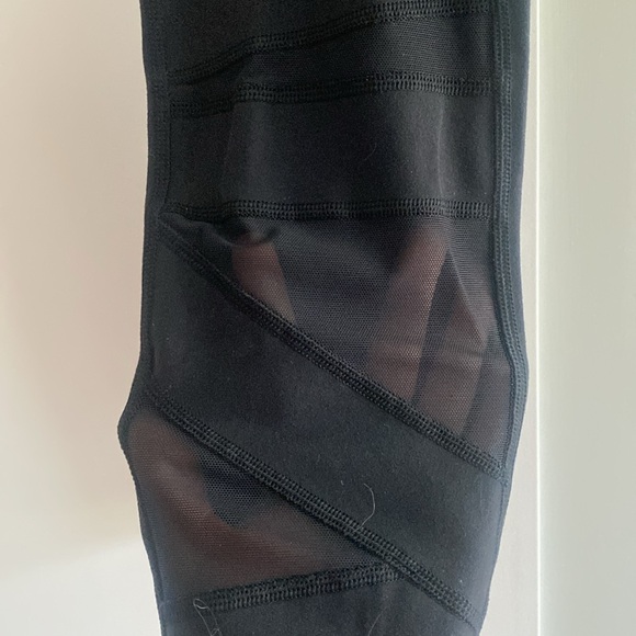 Lulu lemon pants. Worn a handful of times. Perfect condition. - Picture 3 of 3